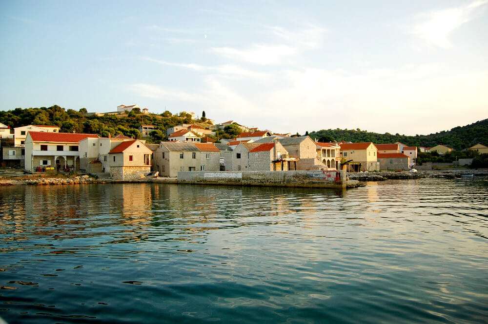 Male kuće na moru