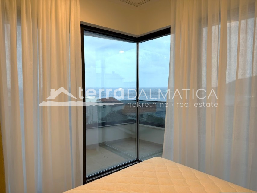 Surroundings of Rogoznica, luxury villa with infinity pool, 100 m from the sea