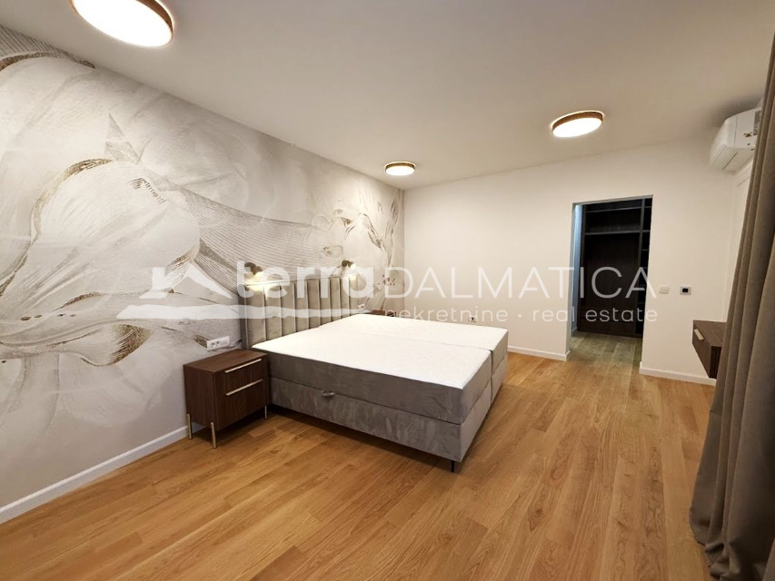 Surroundings of Rogoznica, luxury villa with infinity pool, 100 m from the sea