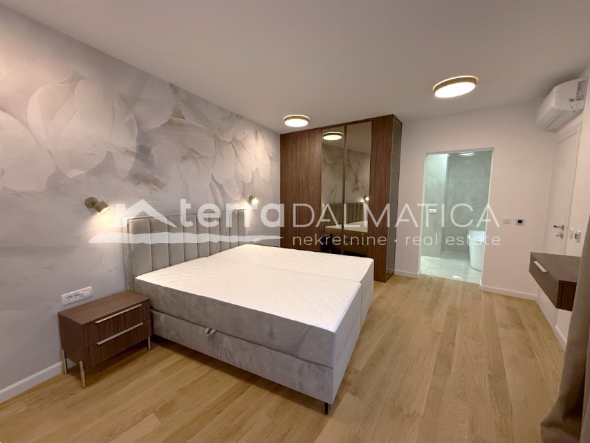 Surroundings of Rogoznica, luxury villa with infinity pool, 100 m from the sea