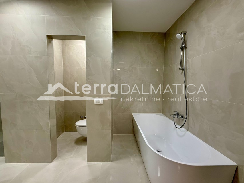 Surroundings of Rogoznica, luxury villa with infinity pool, 100 m from the sea