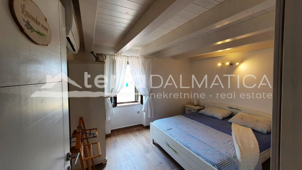 Rustikaler Zauber auf Hvar – erleben Sie authentisches Dalmatien in einer Steinvilla mit Pool und einzigartigem Stil