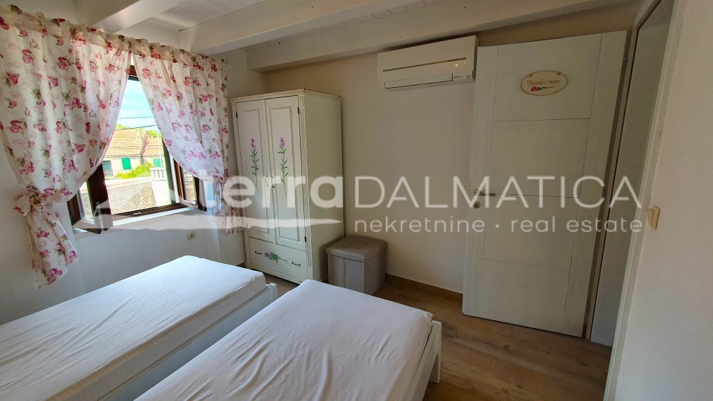 Rustikaler Zauber auf Hvar – erleben Sie authentisches Dalmatien in einer Steinvilla mit Pool und einzigartigem Stil