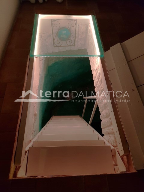 Rustikaler Zauber auf Hvar – erleben Sie authentisches Dalmatien in einer Steinvilla mit Pool und einzigartigem Stil