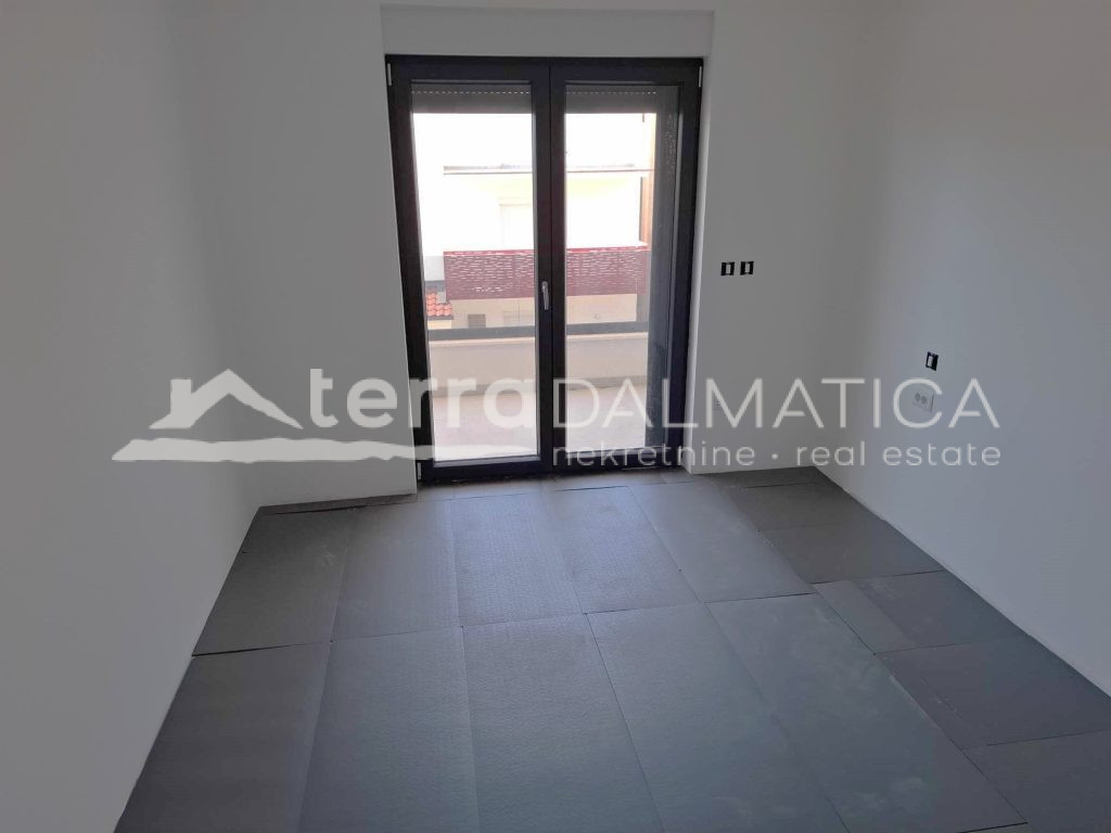 Neu! Maisonette-Wohnung mit Fußbodenheizung und 3 Loggien – Vodice, 102 m²