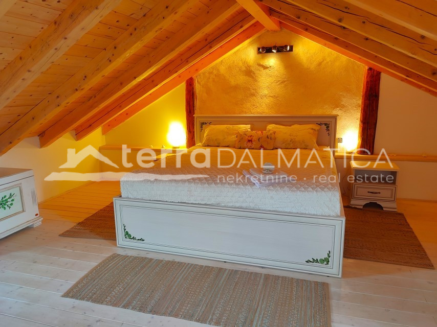 Rustikaler Zauber auf Hvar – erleben Sie authentisches Dalmatien in einer Steinvilla mit Pool und einzigartigem Stil