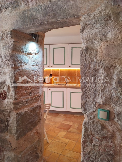 Rustikaler Zauber auf Hvar – erleben Sie authentisches Dalmatien in einer Steinvilla mit Pool und einzigartigem Stil