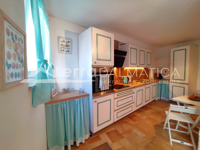 Rustikaler Zauber auf Hvar – erleben Sie authentisches Dalmatien in einer Steinvilla mit Pool und einzigartigem Stil