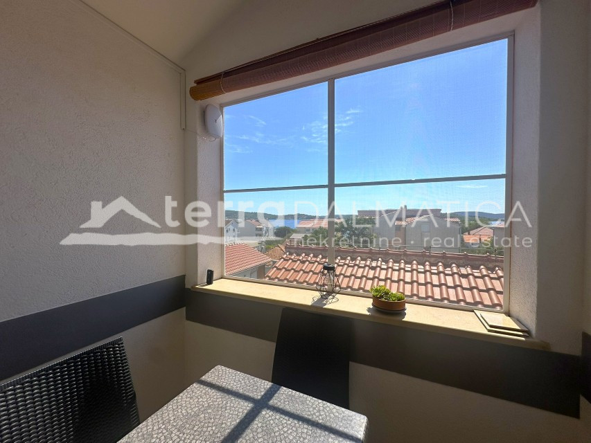 Apartma s pogledom na morje v Srimi – 150 m od plaže