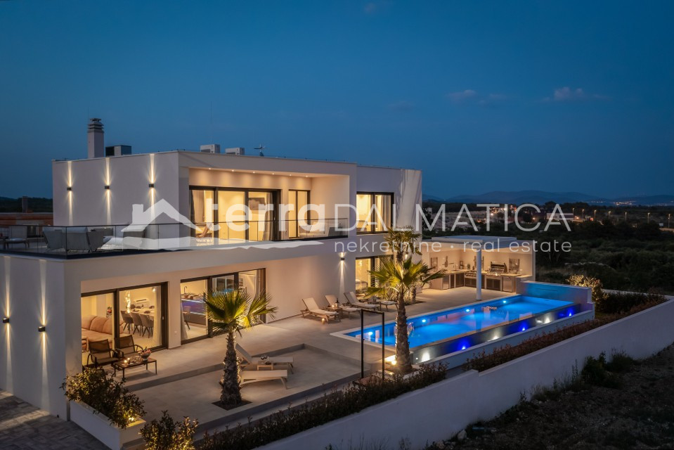 Traumvilla in Vodice – moderner Luxus nur wenige Schritte vom Meer entfernt