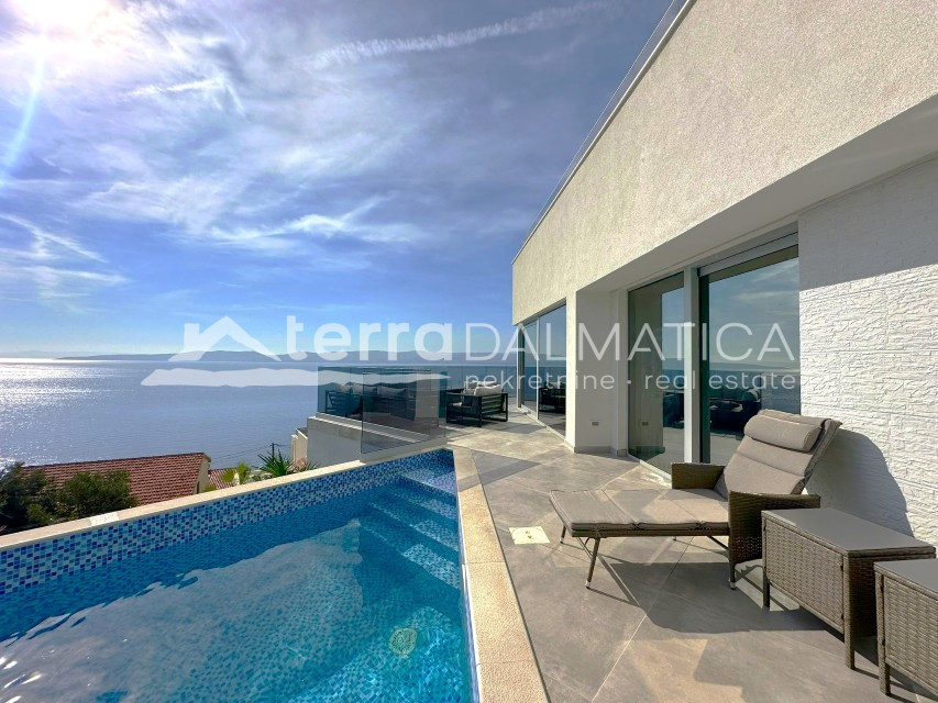 Das Meer unter Ihrem Fenster – eine luxuriöse Villa mit Swimmingpool in Dalmatien