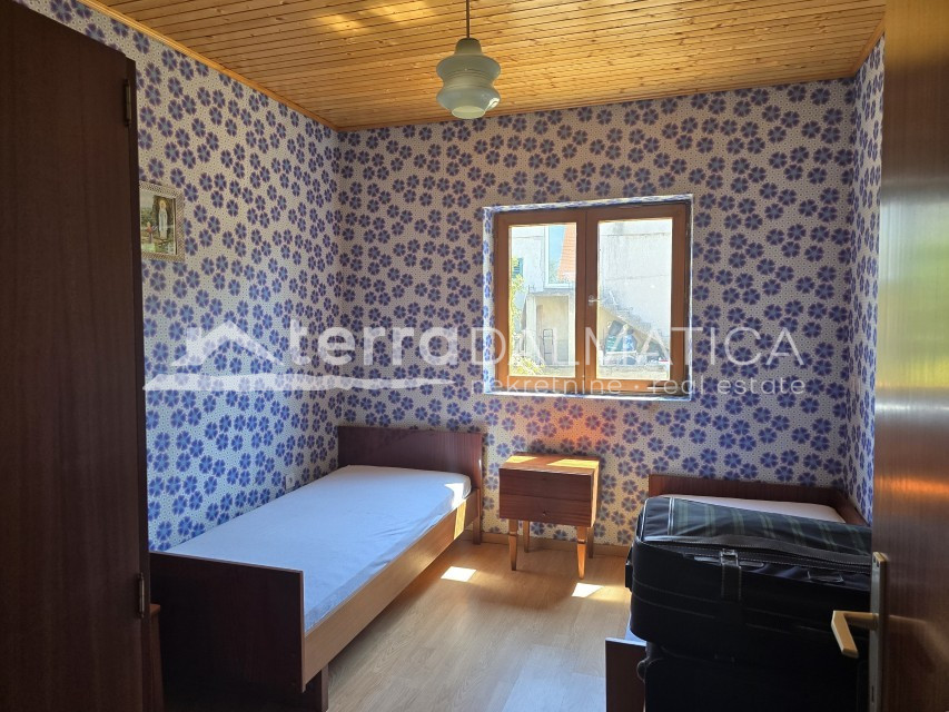 House in an ideal location on the island of Murter