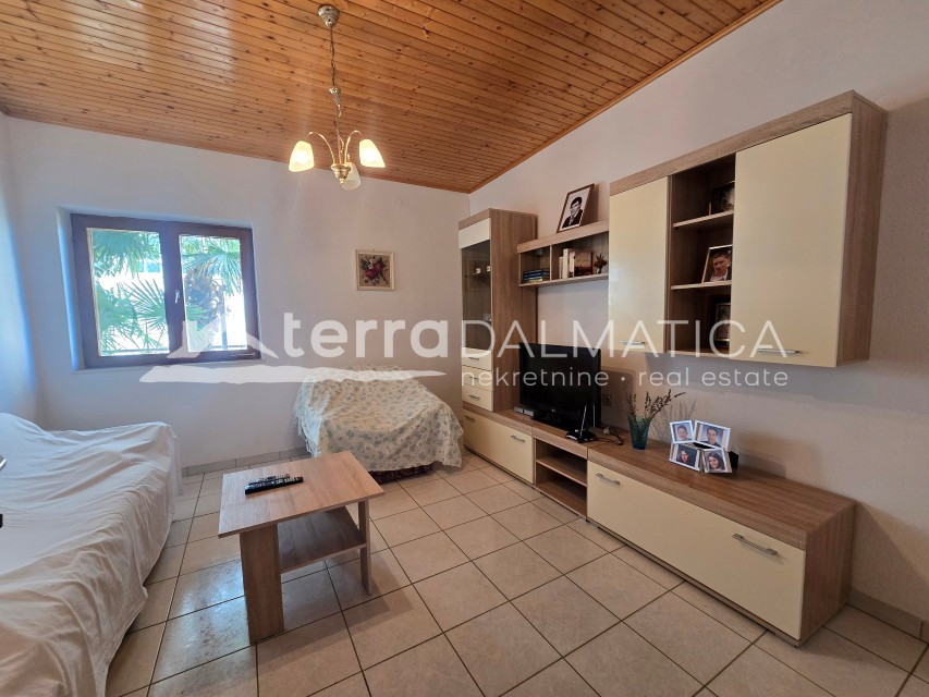 House in an ideal location on the island of Murter