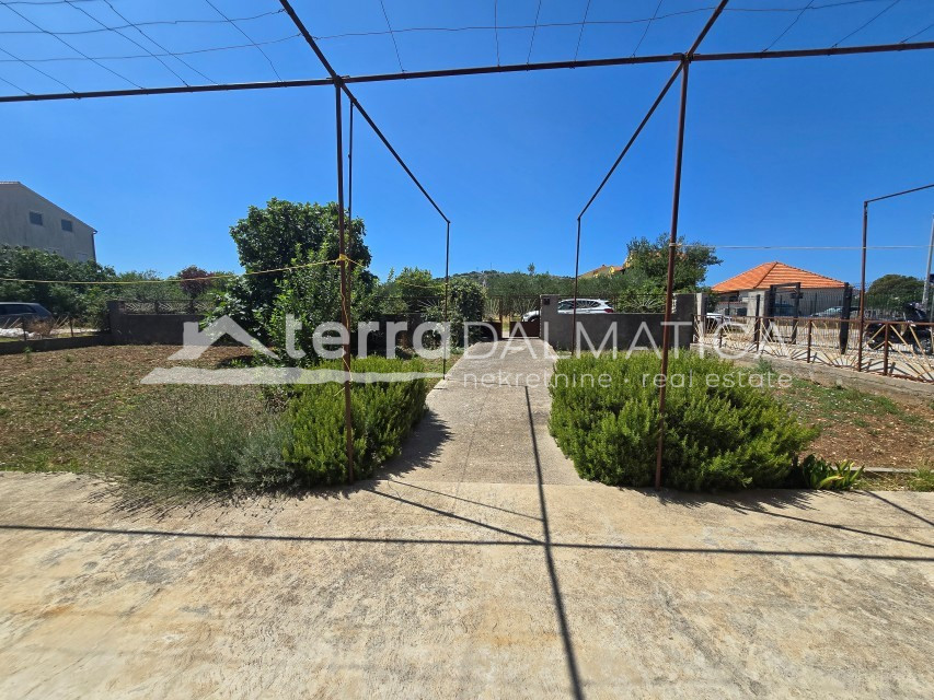 House in an ideal location on the island of Murter