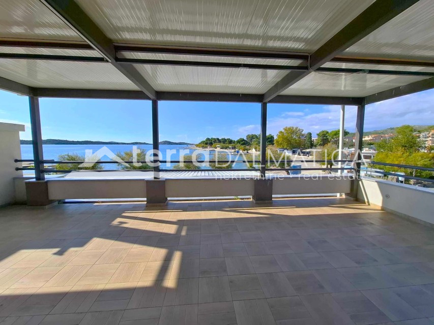 Restaurant in Vodice, in erster Meereslinie – eine Toplage und eine ideale Investition