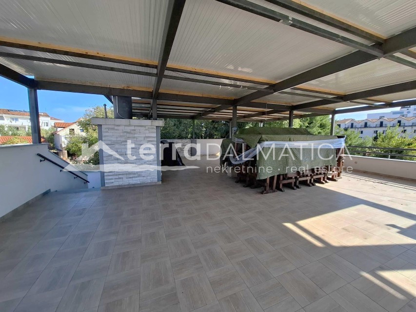 Restaurant in Vodice, in erster Meereslinie – eine Toplage und eine ideale Investition