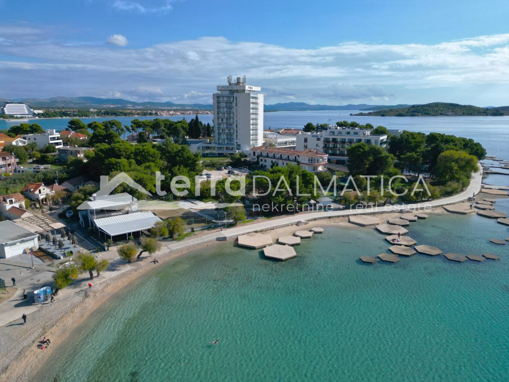 Restaurant in Vodice, in erster Meereslinie – eine Toplage und eine ideale Investition
