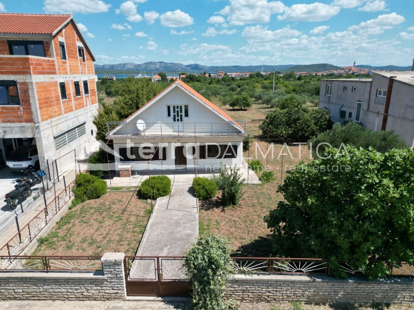 House in an ideal location on the island of Murter