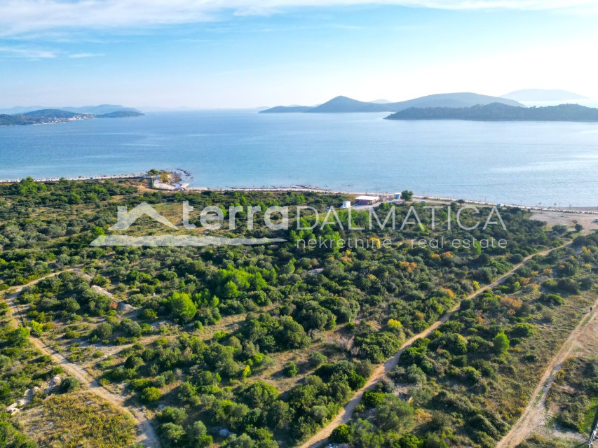 Exclusive opportunity: 29,000 m² land for the construction of a tourist resort – Tribunj