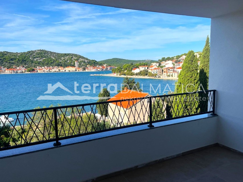 Moderne Wohnung in Tisno zu verkaufen – nur 50 m vom Meer entfernt, mit herrlichem Ausblick