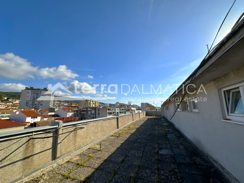 Apartment in the center of Šibenik with a beautiful view of the sea