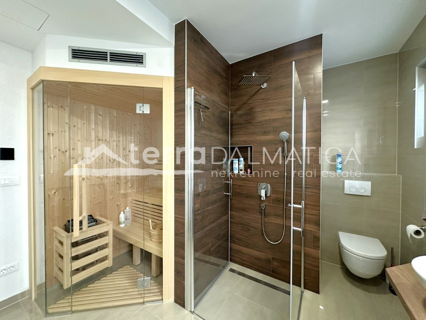 Luxury villa with pool in Vodice