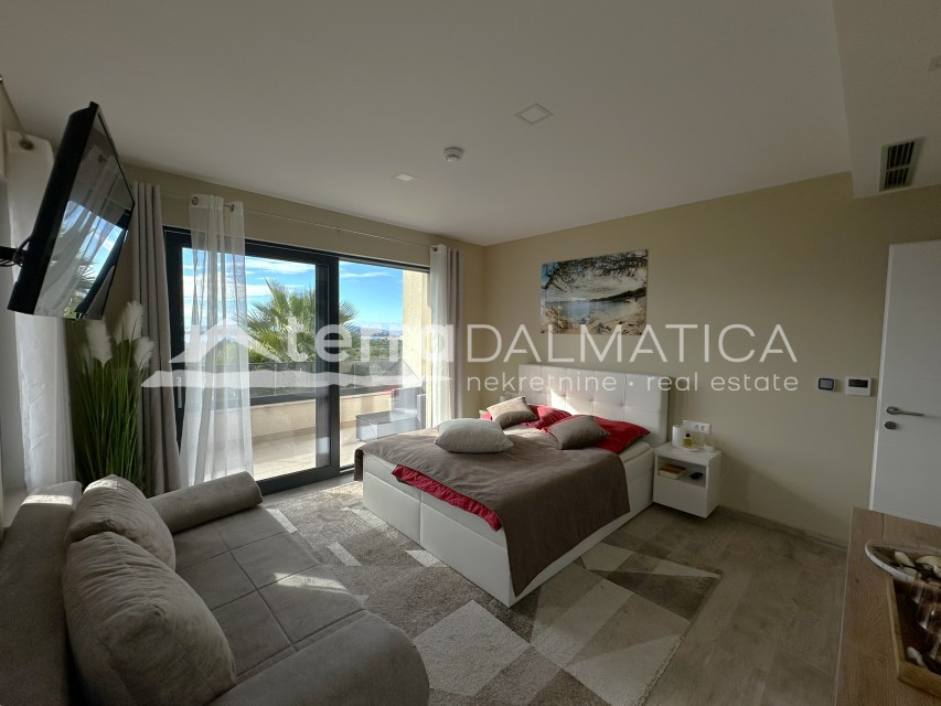 Luxury villa with pool in Vodice