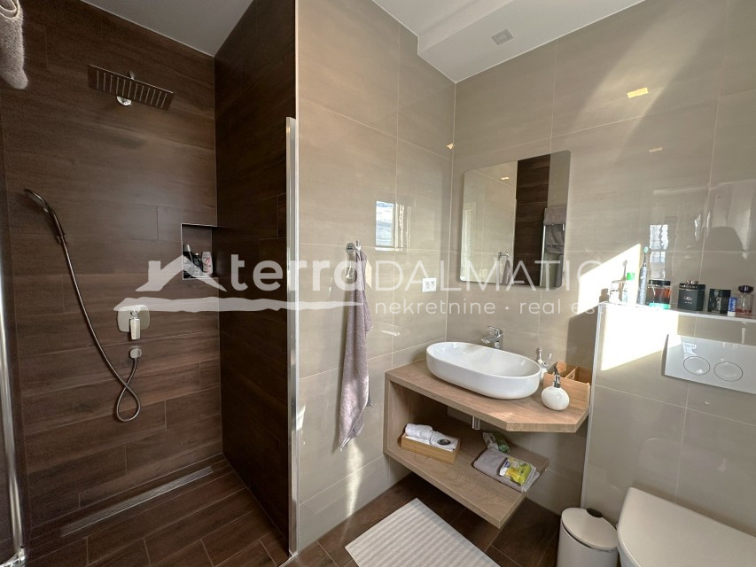 Luxury villa with pool in Vodice