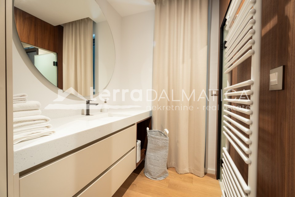 Exclusive villa first row to the sea – luxury living on the Adriatic