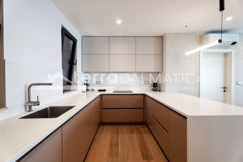 Exclusive villa first row to the sea – luxury living on the Adriatic