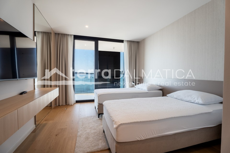 Exclusive villa first row to the sea – luxury living on the Adriatic