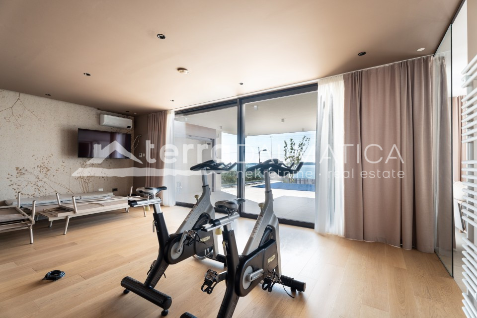 Exclusive villa first row to the sea – luxury living on the Adriatic