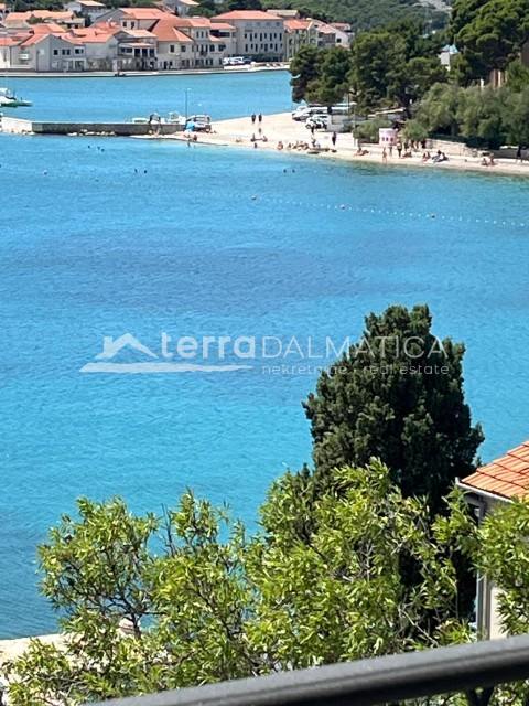 Moderne Wohnung in Tisno zu verkaufen – nur 50 m vom Meer entfernt, mit herrlichem Ausblick