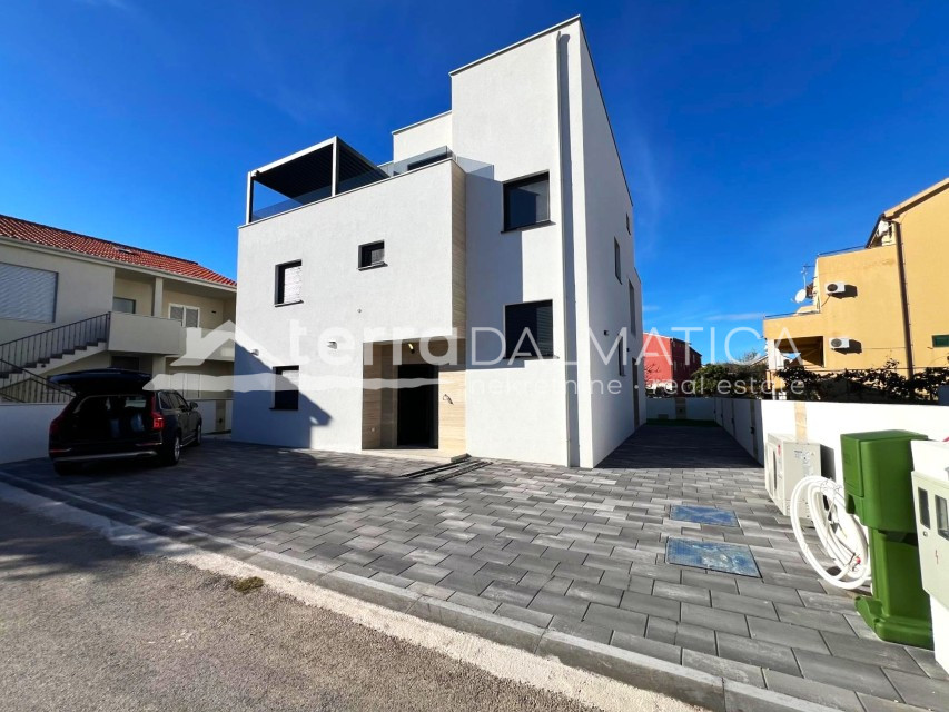 Modernes Doppelhaus – ein ideales Zuhause in Strandnähe in Srima