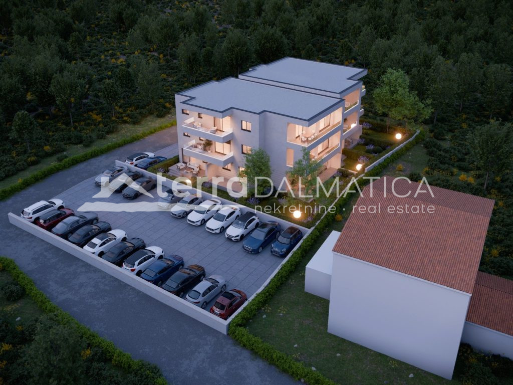 Moderne Zweizimmerwohnung im ersten Stock mit geräumiger Terrasse – Brodarica bei Šibenik