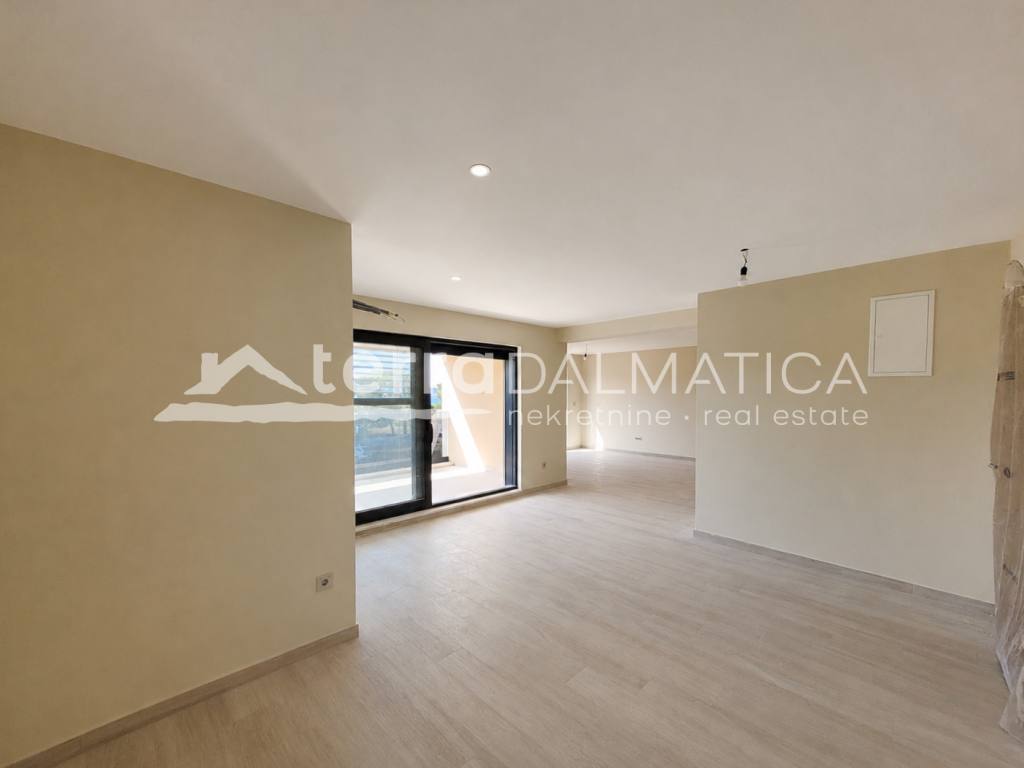 Apartament w Vodicach – nowy budynek 80 metrów od morza