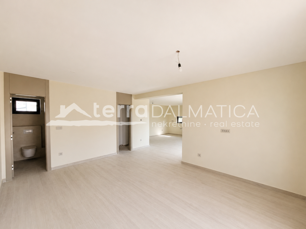 Apartament w Vodicach – nowy budynek 80 metrów od morza