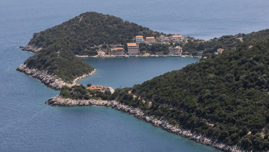 605f121a94987104428247-jpg