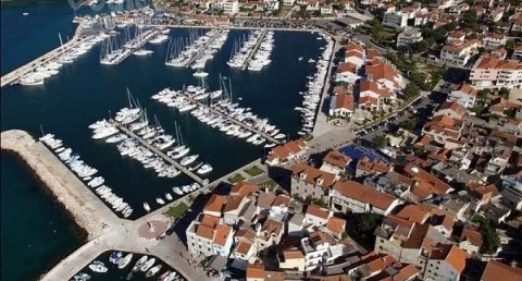 5e4bf3d97e0b7790708680-jpg