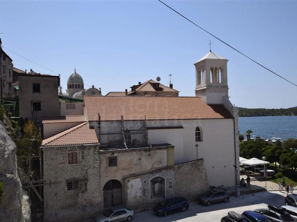 Šibenik, kamienny dom w doskonałej lokalizacji