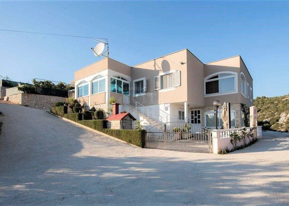 Appartementhaus in der Nähe von Rogoznica – Stupin Celine