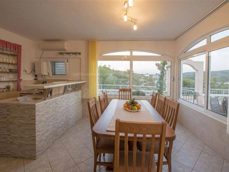 Appartementhaus in der Nähe von Rogoznica – Stupin Celine