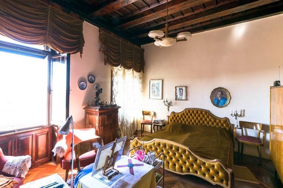 Schöne und geräumige Wohnung in Šibenik