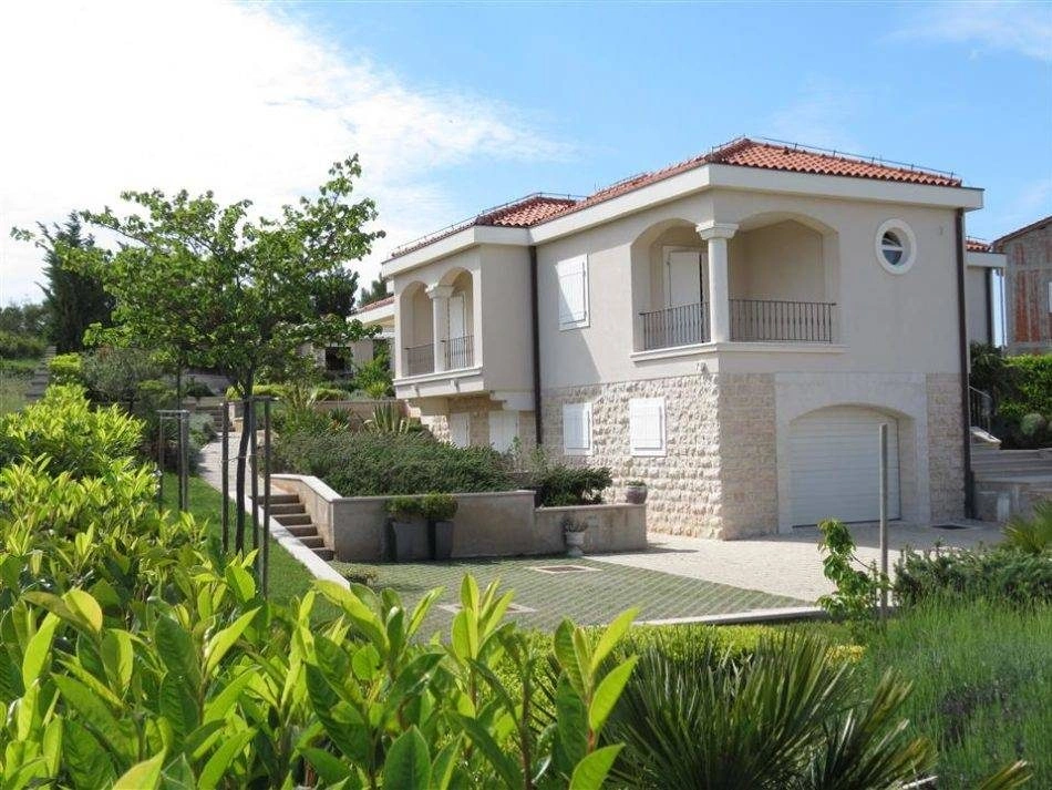 Vodice, idilična vila sa pogledom na more