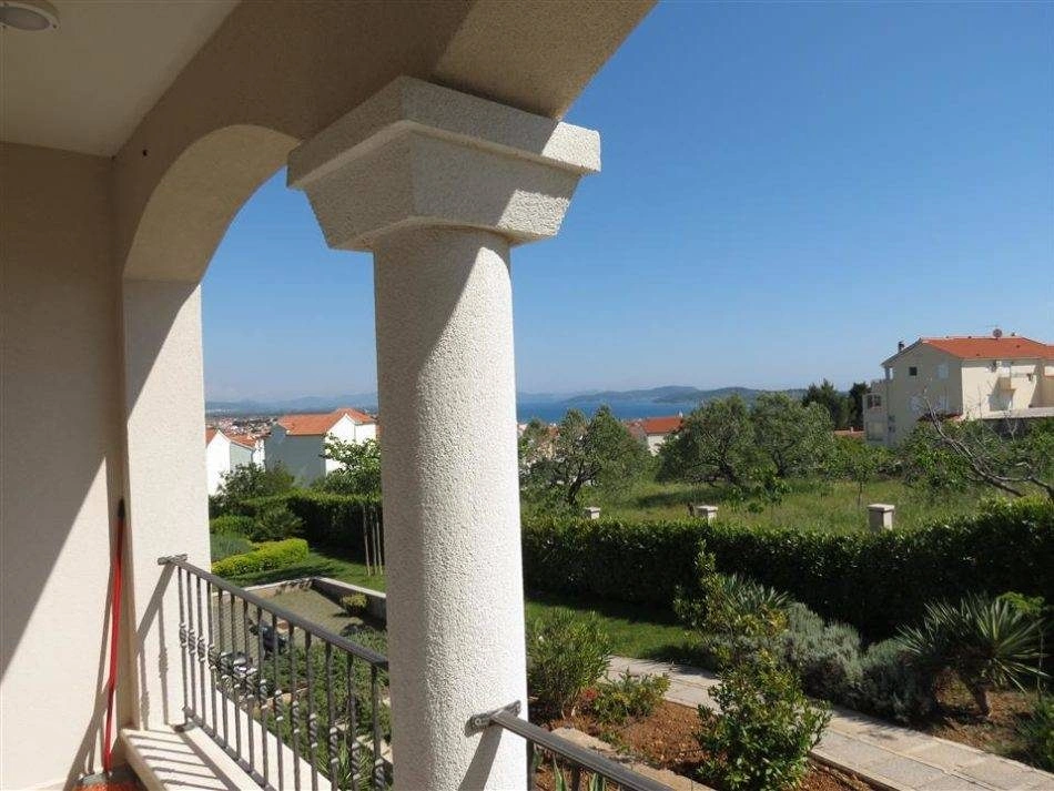 Vodice, idylliczna willa z widokiem na morze