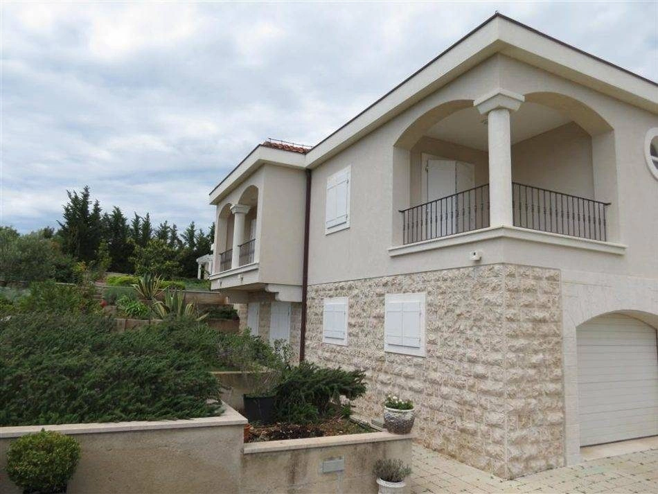 Vodice, idylliczna willa z widokiem na morze