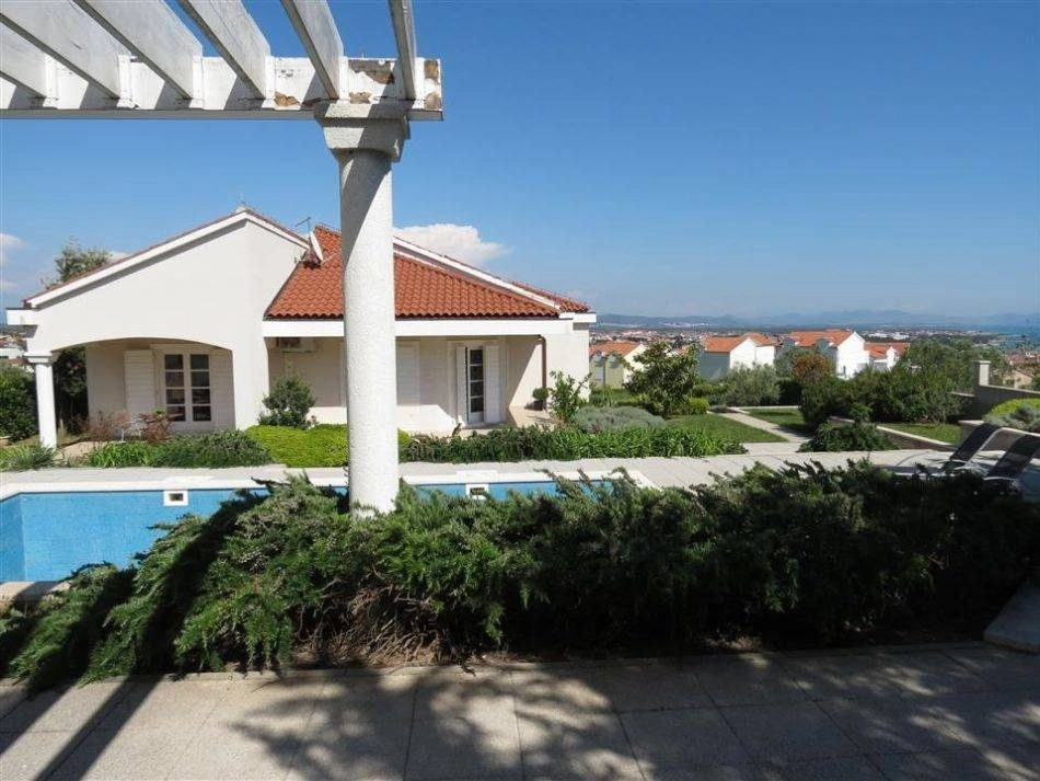 Vodice, idylliczna willa z widokiem na morze