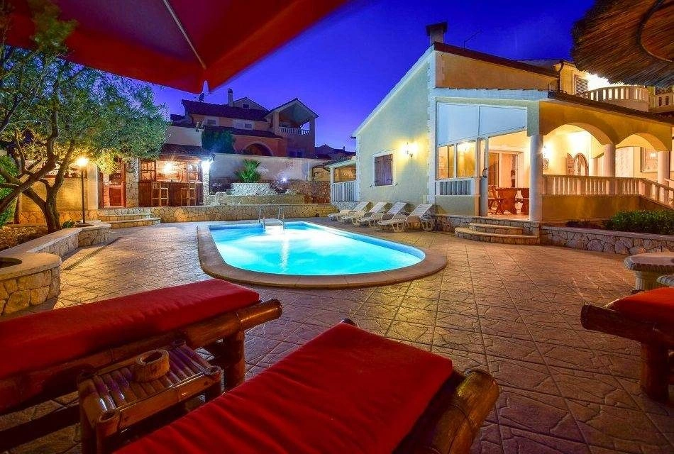 Villa in Vodice mit Meerblick