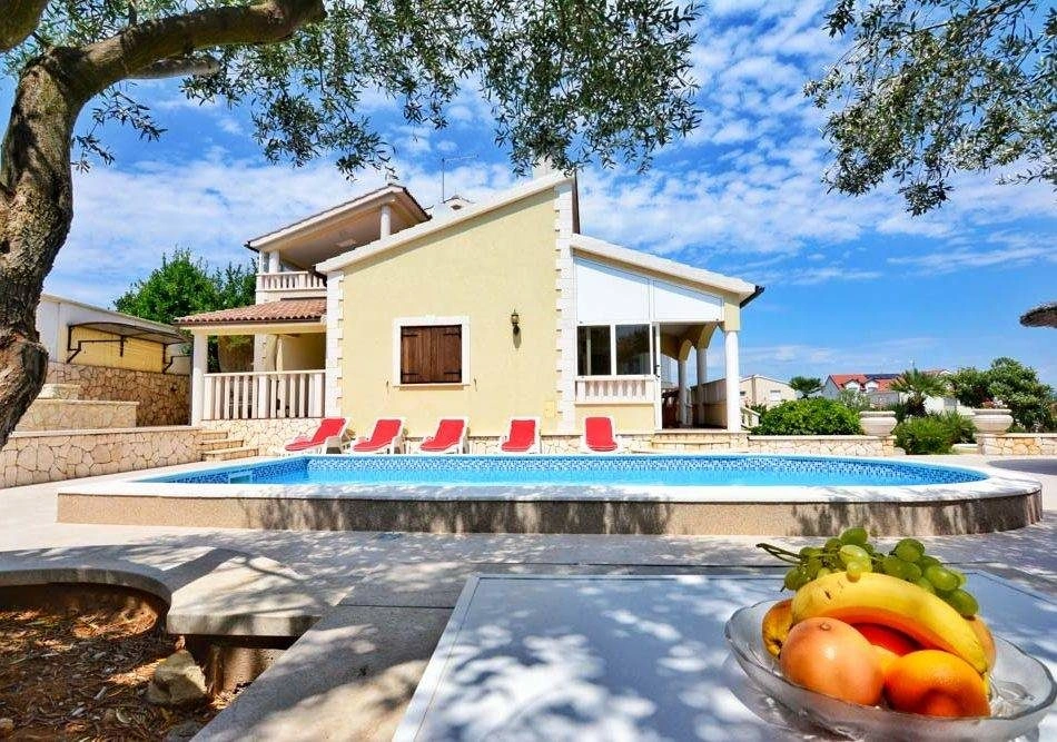 Villa in Vodice mit Meerblick