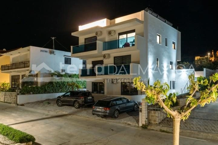 Mehrfamilienhaus, Marina, Trogir, erste Reihe